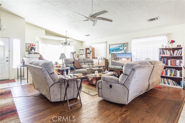 Detail Gallery Image 6 of 75 For 14666 Cool Glen, Helendale,  CA 92342 - 3 Beds | 2 Baths