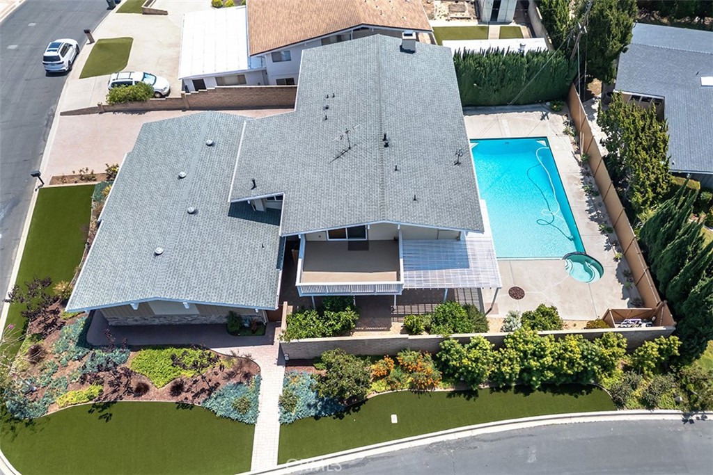 8820 Meadowbrook