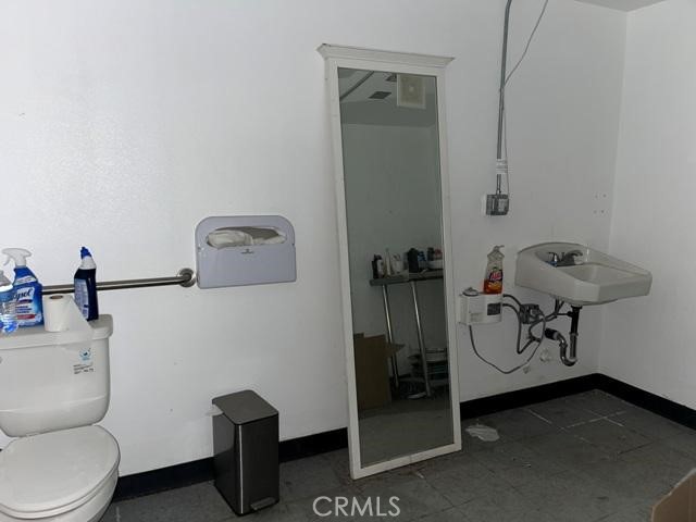 22639 Airport Way, California City, California 93505, ,Commercial Lease,For Rent,22639 Airport Way,CRPF24232956