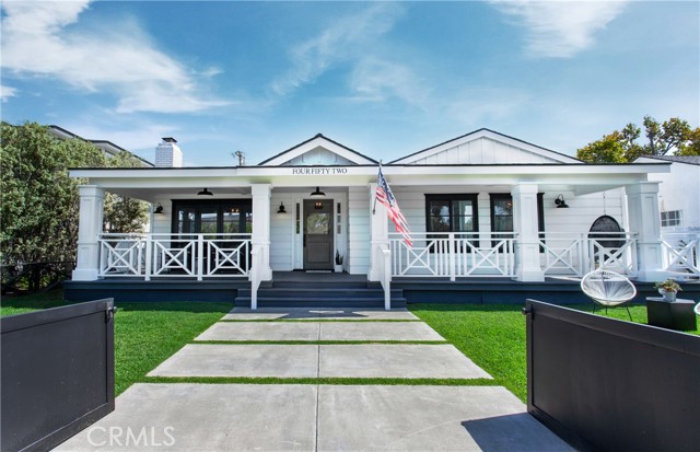 Detail Gallery Image 1 of 1 For 452 Broadway, Costa Mesa,  CA 92627 - 3 Beds | 2 Baths