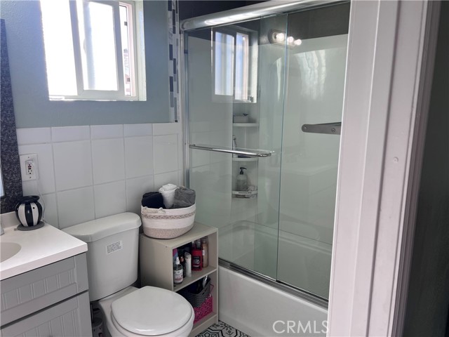 1222 E 103rd Street, Los Angeles CA: https://media.crmls.org/medias/6825343d-c702-4bd2-a567-ab56cc67185c.jpg