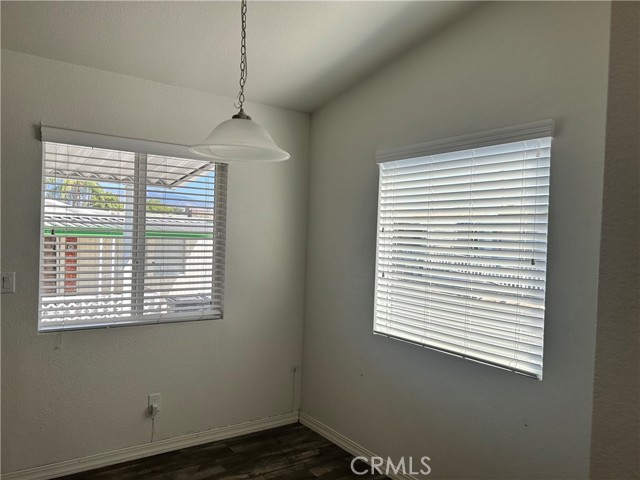 Detail Gallery Image 5 of 16 For 1600 S San Jacinto Ave #55,  San Jacinto,  CA 92583 - 2 Beds | 2 Baths