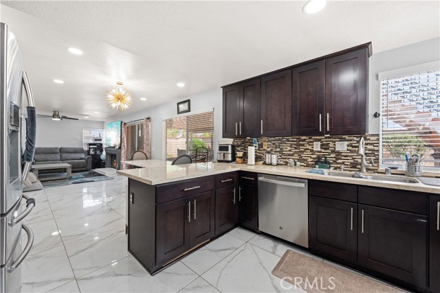 Detail Gallery Image 15 of 50 For 911 Homestead Rd, Corona,  CA 92878 - 4 Beds | 3 Baths