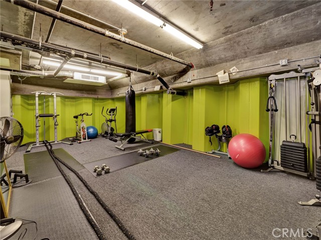 Detail Gallery Image 21 of 21 For 11280 La Maida #401,  North Hollywood,  CA 91601 - 3 Beds | 2/1 Baths