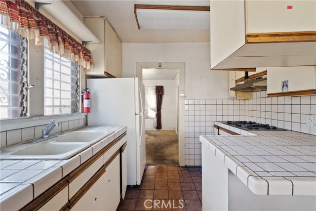 201 N Carondelet Street, Los Angeles CA: https://media.crmls.org/medias/6827a760-35b6-455e-83c1-51f841d55e05.jpg