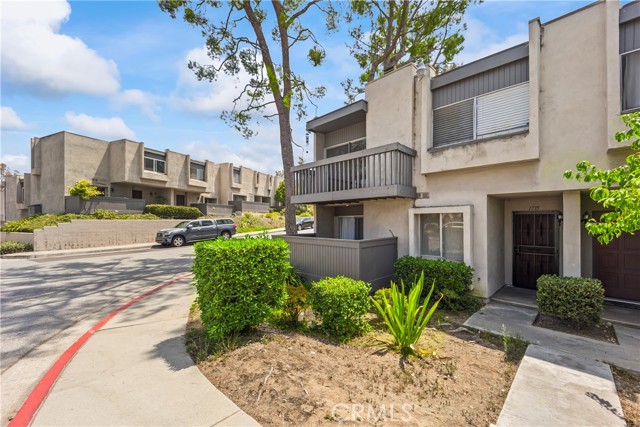Detail Gallery Image 2 of 34 For 1735 Mountain Terrace Ln, Montebello,  CA 90640 - 4 Beds | 2/1 Baths