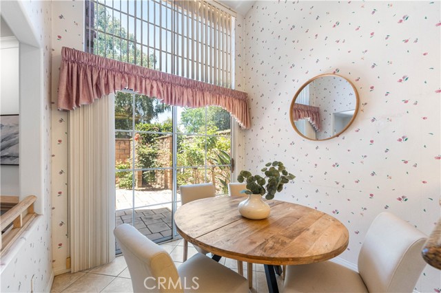 7 Greenmeadow Drive, Newbury Park CA: https://media.crmls.org/medias/682991d9-2071-4f68-9b85-04896dee8e5e.jpg