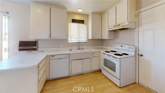 15722 Sago Road, Apple Valley CA: https://media.crmls.org/medias/682a1536-9809-42f2-b414-cbb6e12e5842.jpg