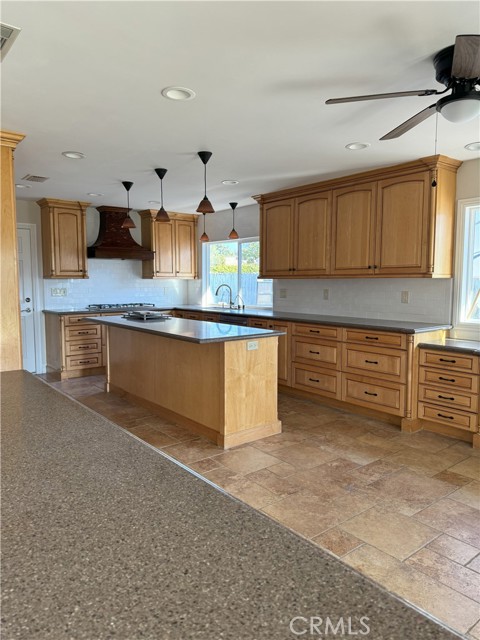 1112 Coronado Street, Upland CA: https://media.crmls.org/medias/682a57dc-a41d-471c-892d-21b3e2a74141.jpg