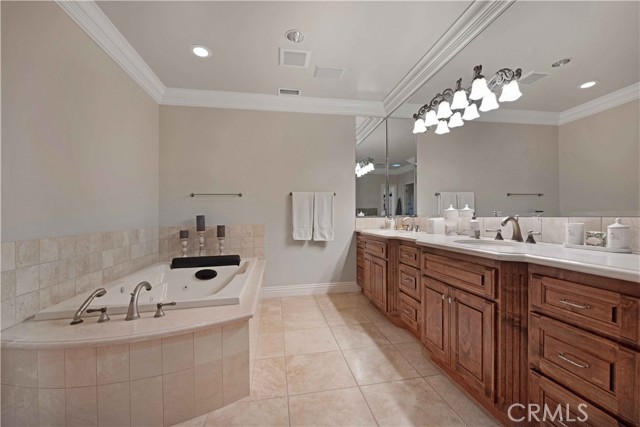 6805 Aviano Drive, Camarillo CA: https://media.crmls.org/medias/682afaef-f33b-4d75-a9a6-38eb804acc5a.jpg