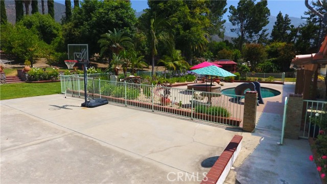 2509 Euclid E, Upland CA: https://media.crmls.org/medias/682b22c3-59eb-4427-98ae-4d31ec27d048.jpg