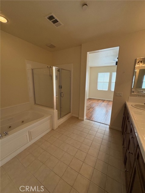 25 Corte Loarre, San Clemente CA: https://media.crmls.org/medias/682b3fee-5e28-413b-8fb3-5cae6c0e80dc.jpg