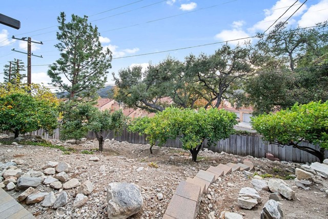 Detail Gallery Image 30 of 33 For 6284 Hamilton Ln, La Crescenta,  CA 91214 - 4 Beds | 2 Baths