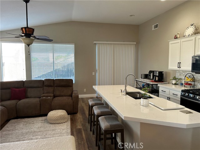 Detail Gallery Image 9 of 32 For 27298 Buffalo Trl, Corona,  CA 92883 - 3 Beds | 2 Baths