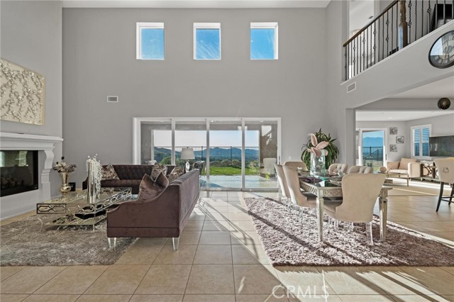 Detail Gallery Image 10 of 60 For 16735 Carrara Ct, Riverside,  CA 92503 - 5 Beds | 5/2 Baths