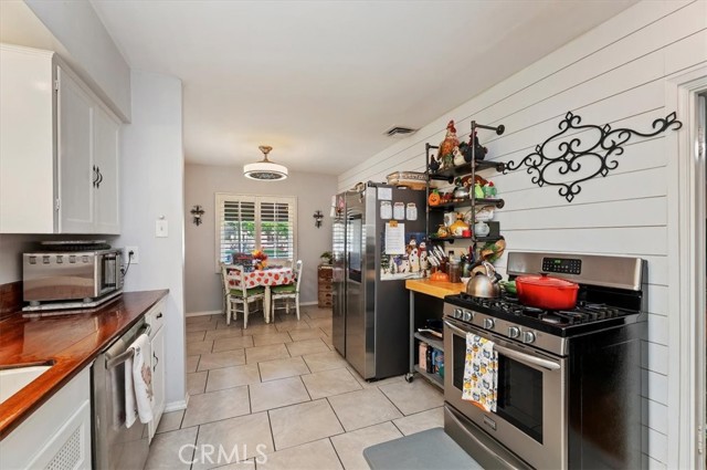 Detail Gallery Image 20 of 38 For 3630 Castle Reagh, Riverside,  CA 92506 - 3 Beds | 2/1 Baths