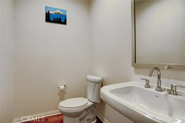 Detail Gallery Image 10 of 32 For 904 N Primrose Ln #F,  Azusa,  CA 91702 - 3 Beds | 2/1 Baths