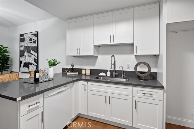 19431 Rue De Valore, Lake Forest CA: https://media.crmls.org/medias/682e8465-7fcf-4102-a54b-41c5dff2728e.jpg