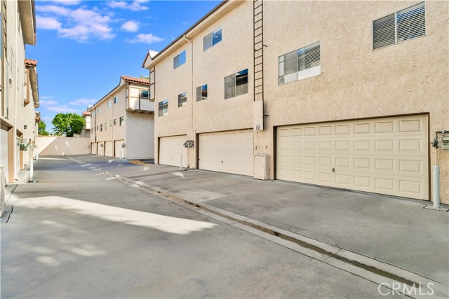 Detail Gallery Image 27 of 39 For 19545 Sherman Way #80,  Reseda,  CA 91335 - 2 Beds | 2 Baths