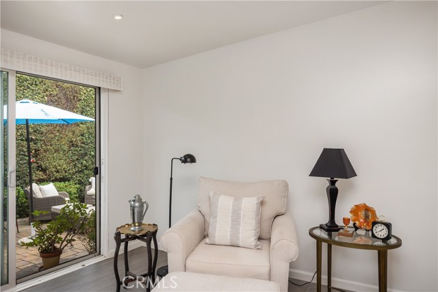 103 Yorktown, Newport Beach CA: https://media.crmls.org/medias/682e9e17-262b-42c7-ba7a-44c5573c6b1f.jpg