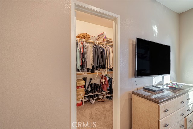 2534 Mapleleaf Terrace, Palmdale CA: https://media.crmls.org/medias/682f46ff-9d5d-4959-84b4-56e96ca969f7.jpg