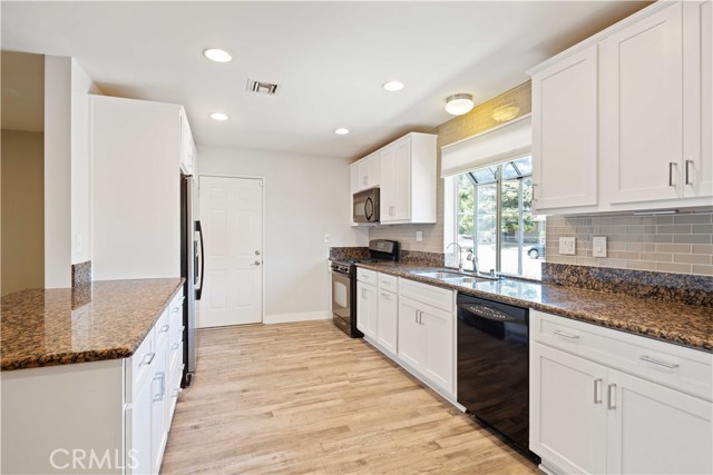2241 Cordero Avenue, Simi Valley CA: https://media.crmls.org/medias/68300aed-4716-460f-bce8-f9833007e06e.jpg