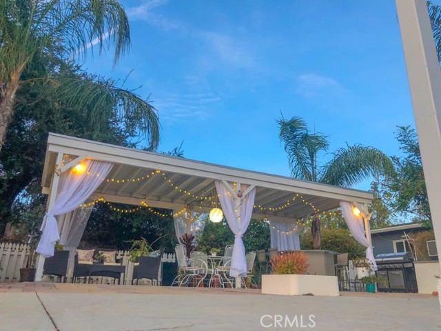 0, Lake Balboa CA: https://media.crmls.org/medias/68312fab-8631-48c9-9863-5d4572445be8.jpg