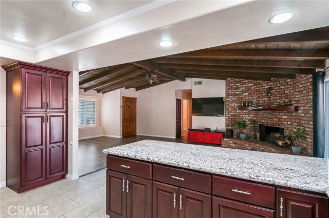 3202 Half Circle Road, Norco CA: https://media.crmls.org/medias/683159fe-c476-465a-be0f-66163c5540b7.jpg