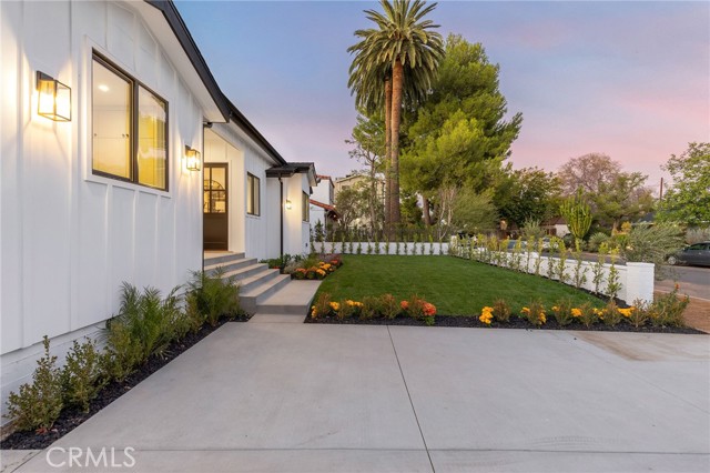 Detail Gallery Image 6 of 45 For 5537 Sunnyslope Ave, Sherman Oaks,  CA 91401 - 4 Beds | 4/1 Baths