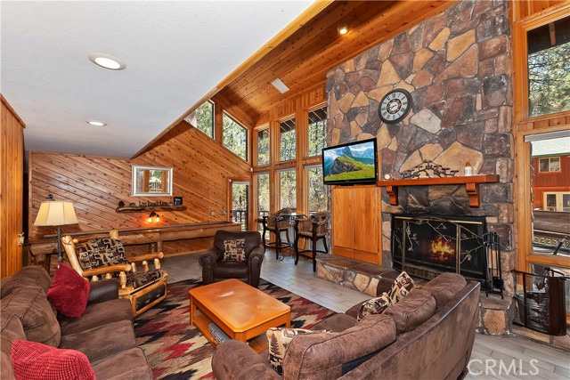 Detail Gallery Image 10 of 50 For 733 Winterset Ct, Big Bear Lake,  CA 92315 - 3 Beds | 2/1 Baths
