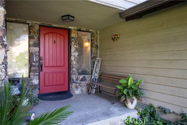 Detail Gallery Image 2 of 41 For 28846 Highway 190, Porterville,  CA 93257 - 3 Beds | 2/1 Baths