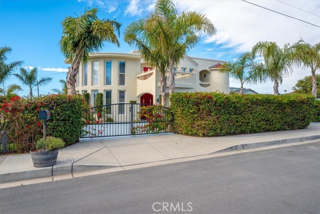 Detail Gallery Image 14 of 75 For 588 S 7th St, Grover Beach,  CA 93433 - 5 Beds | 5/1 Baths