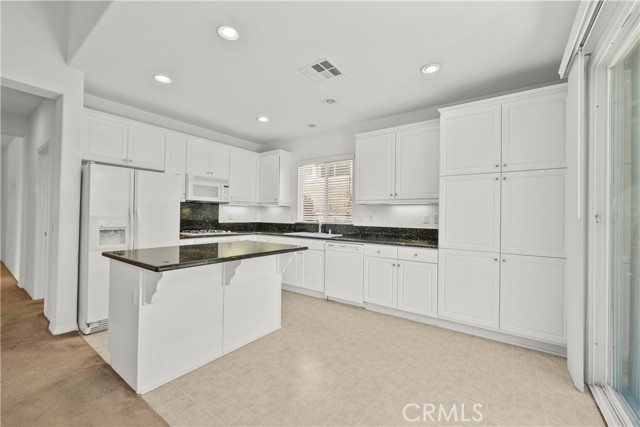 Detail Gallery Image 17 of 38 For 28538 Redwood Canyon Pl, Saugus,  CA 91390 - 3 Beds | 3 Baths