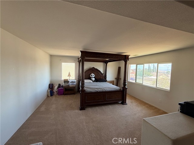 9143 Ocotillo Avenue, Hesperia CA: https://media.crmls.org/medias/6833ee2a-702e-44d8-b2df-cec5bc4829b9.jpg