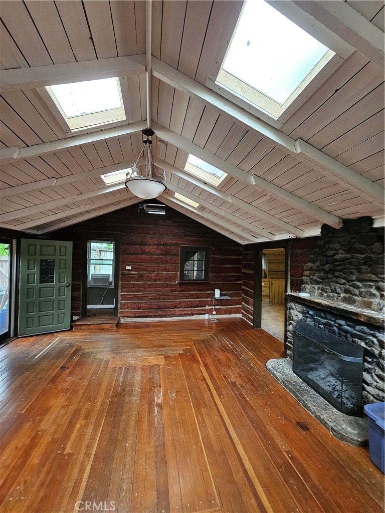 https://media.crmls.org/medias/68340c7b-2b86-4212-b73c-870e9bb7bb14.jpg?preset=X-Large
