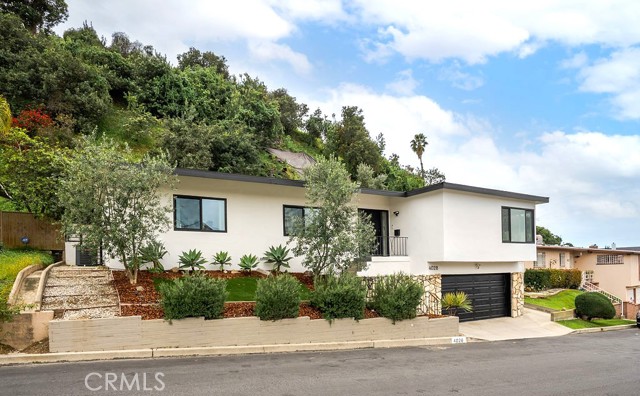 Detail Gallery Image 2 of 48 For 4028 Don Diablo, Los Angeles,  CA 90008 - 3 Beds | 2 Baths