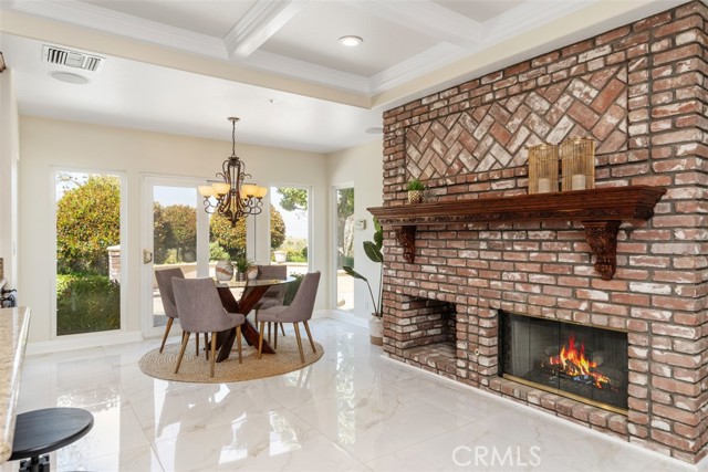 Detail Gallery Image 20 of 22 For 6863 Canyon Hill Dr, Riverside,  CA 92506 - 6 Beds | 6/1 Baths