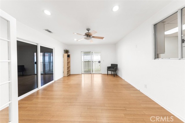 Detail Gallery Image 13 of 31 For 12329 Burton St, North Hollywood,  CA 91605 - 4 Beds | 2/1 Baths