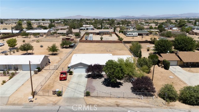 16662 Joshua Street, Hesperia CA: https://media.crmls.org/medias/6834ef56-43ae-4695-ab79-ea1467df0b27.jpg