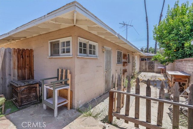 18713 Vanowen Street, Reseda CA: https://media.crmls.org/medias/68356d5b-42b0-4fe6-8d8c-6640f8333d74.jpg