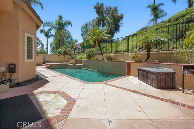 Detail Gallery Image 27 of 34 For 25792 Maple View Dr, Laguna Hills,  CA 92653 - 5 Beds | 3/1 Baths