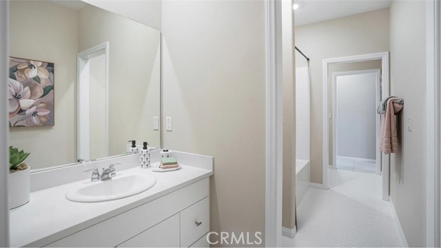 Detail Gallery Image 9 of 26 For 17561 Bassets St, Hesperia,  CA 92345 - 5 Beds | 3 Baths