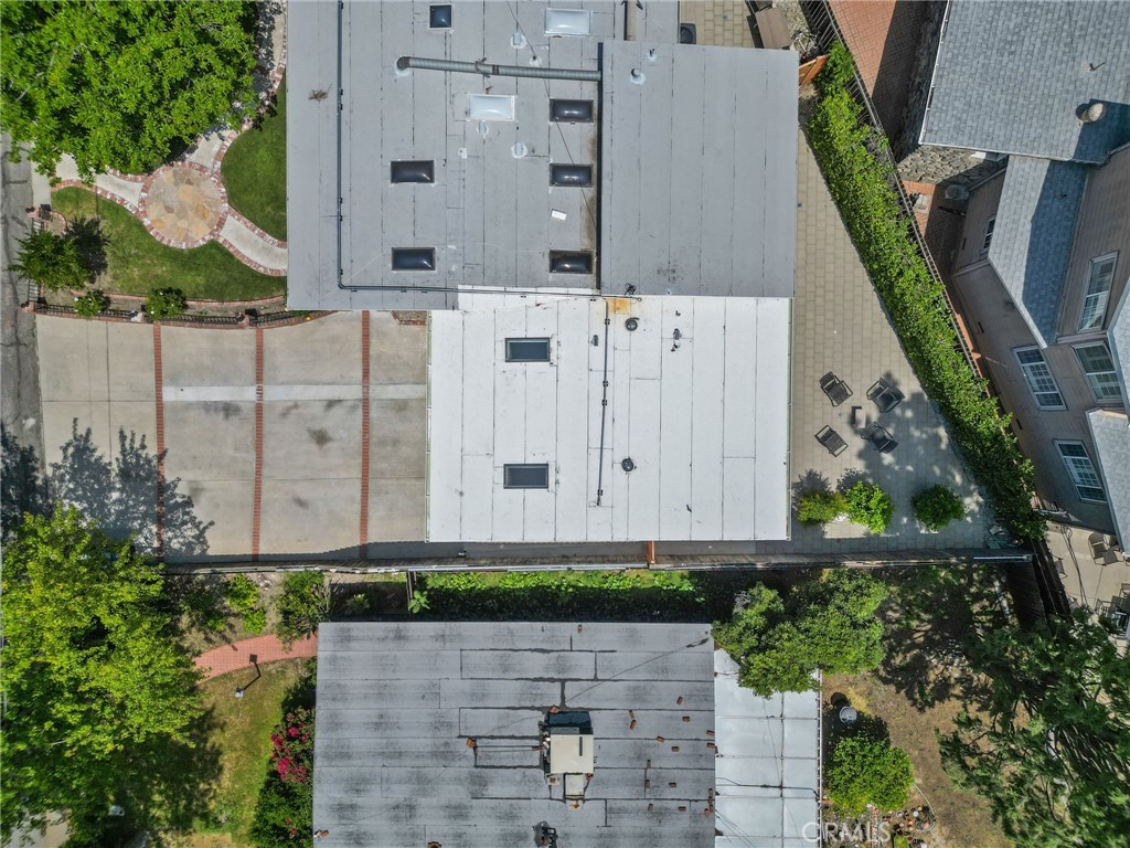 https://media.crmls.org/medias/683685cf-a0e0-4fea-8366-c8de4dc20a9b.jpg?preset=X-Large
