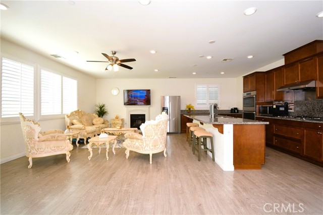 Detail Gallery Image 10 of 34 For 15581 Curry, Fontana,  CA 92336 - 4 Beds | 3/1 Baths