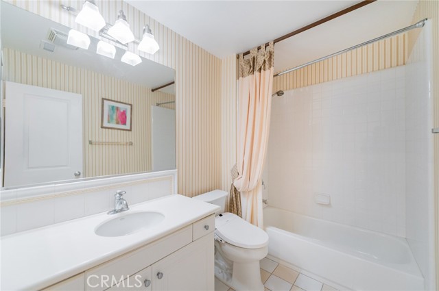 22 Arborside, Irvine CA: https://media.crmls.org/medias/683731f8-7bfe-4306-b571-73b0eaed31b7.jpg