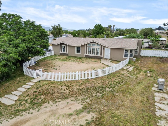 Detail Gallery Image 4 of 39 For 31082 Murphy Ln, Menifee,  CA 92584 - 3 Beds | 2 Baths