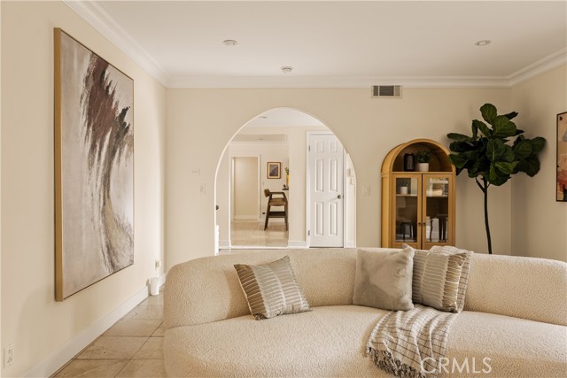 20286 Allentown Drive, Woodland Hills CA: https://media.crmls.org/medias/6838a478-9237-4370-9e2d-c1cc2d1a2c8b.jpg
