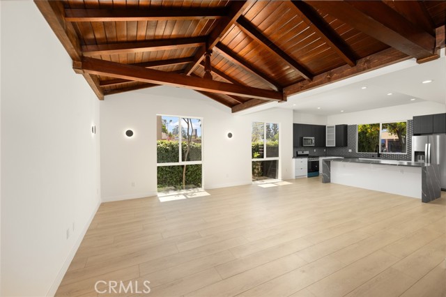 914 N Catalina Street, Burbank CA: https://media.crmls.org/medias/6839dc68-a9c9-49e9-a524-5232ff0ef972.jpg