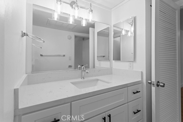 5403 Newcastle Avenue, Encino CA: https://media.crmls.org/medias/683a1bbe-d90f-4160-af66-fa78fcd223b7.jpg