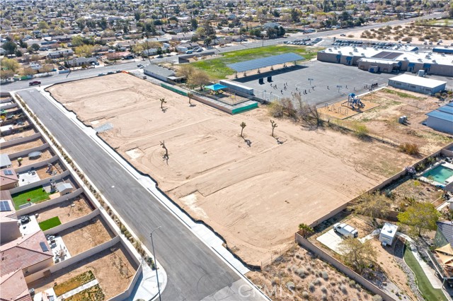 Detail Gallery Image 11 of 13 For 5 Valencia St, Hesperia,  CA 92345 - – Beds | – Baths